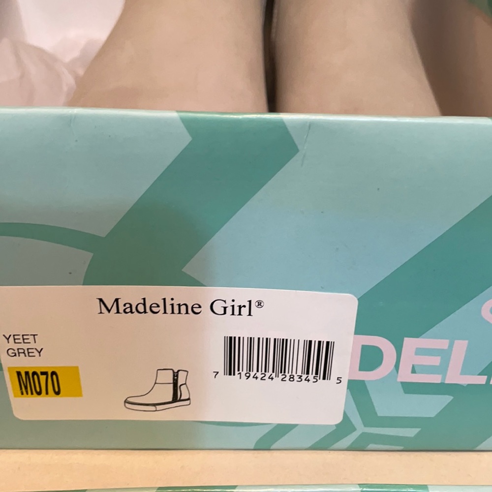 Wedge booties soft grey